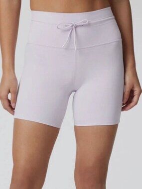 NWT Vuori Daily Shorts in Opal